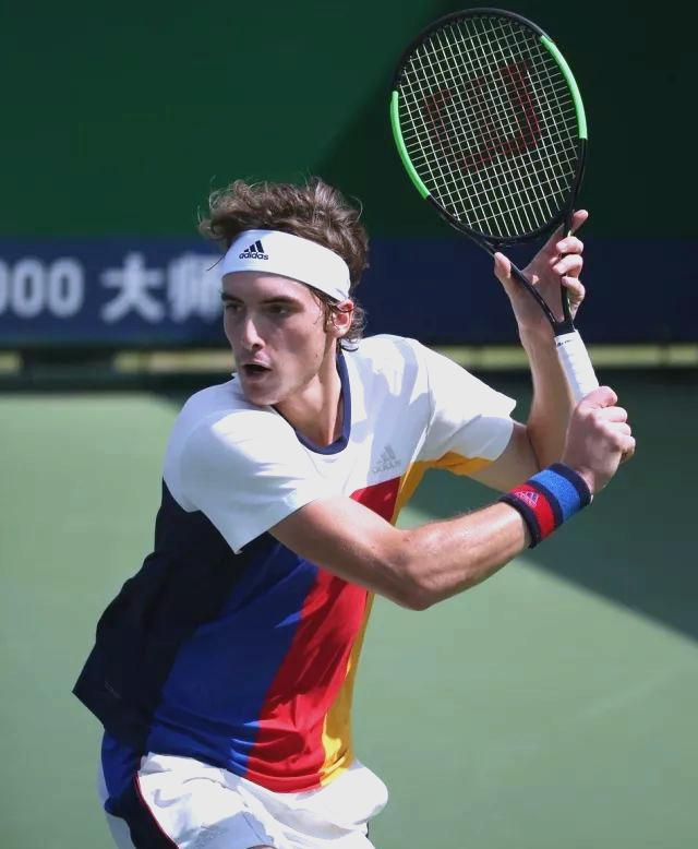 法网轻取年终总决赛，西西帕斯扛起全队