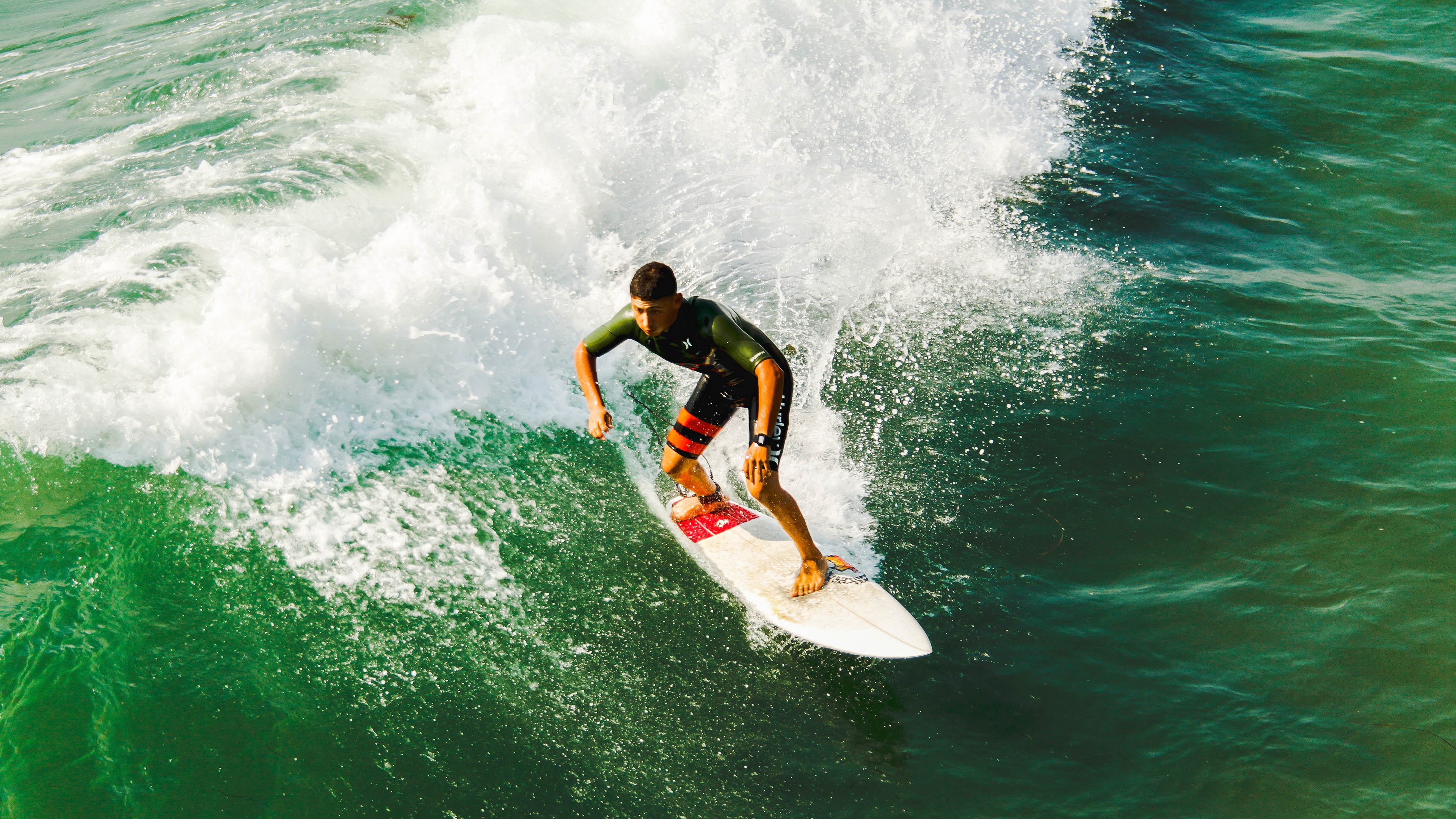 开云体育-浓眉末节接管比赛！奥运周期关键战之夜，戴维斯展现巨星风范