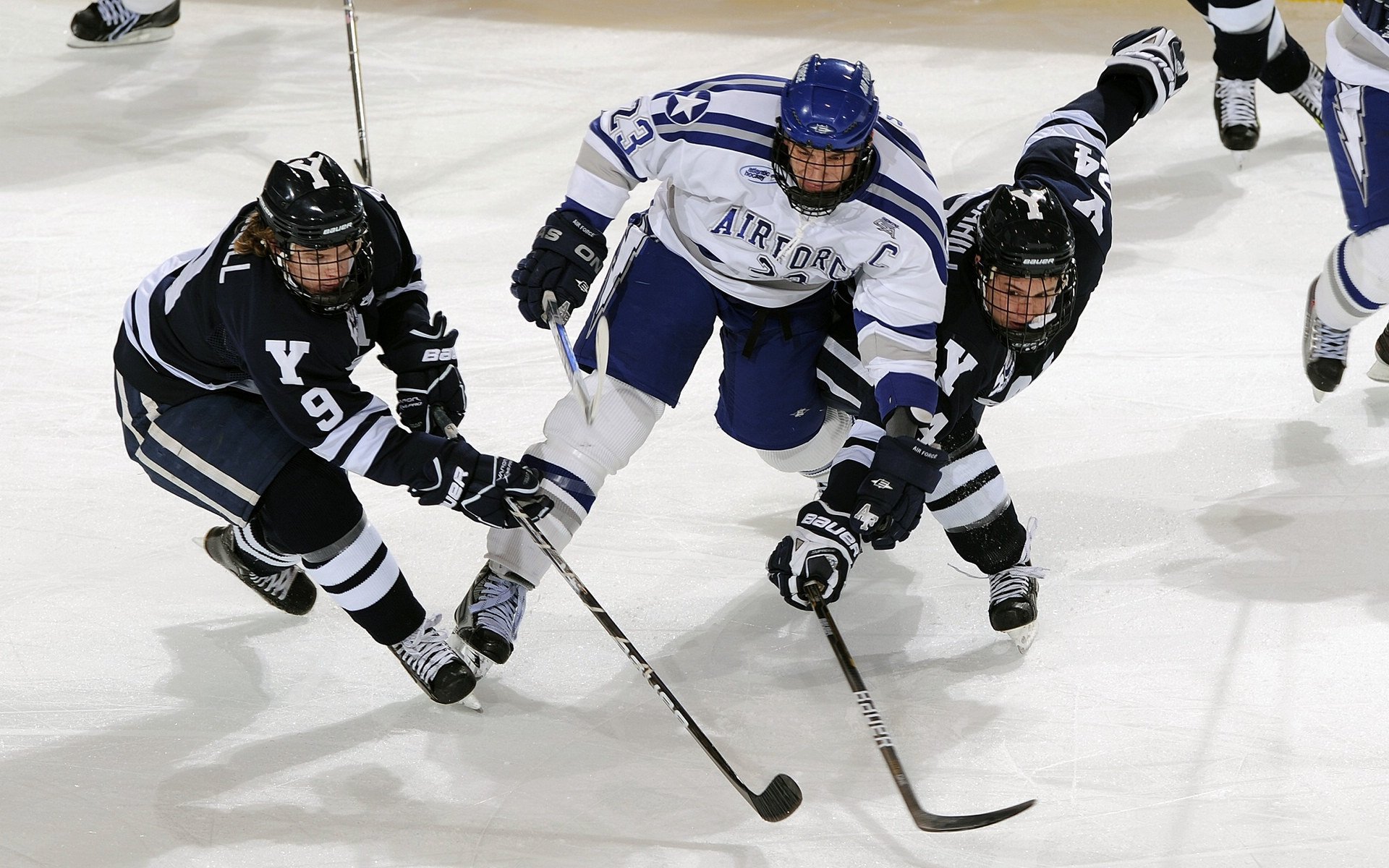 开云官网-钢铁防线为何形同虚设？雄鹿对阵骑士，泰瑞斯·马克西用一场无解突击撕开冠军级防守的深层裂痕
