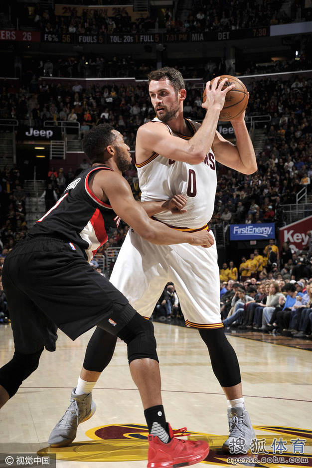 江苏队鏖战骑士,利拉德带队取胜 江苏队鏖战骑士,利拉德带队取胜